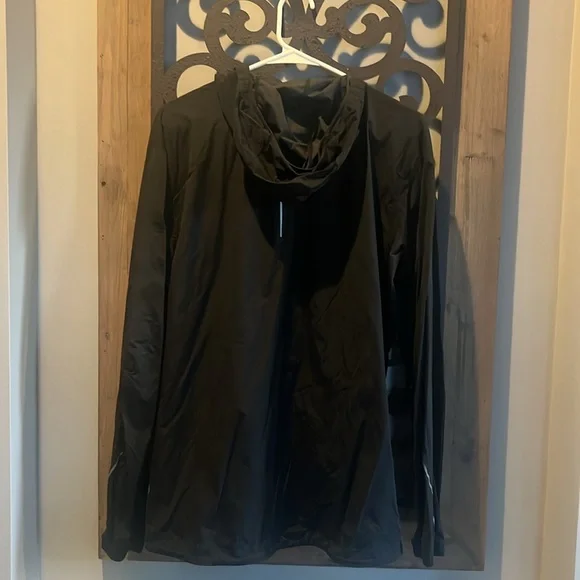 NWOT * Lululemon Black Men’s Reflective Hooded Running Jaclet. Full Zipper Large Jackets & Coats